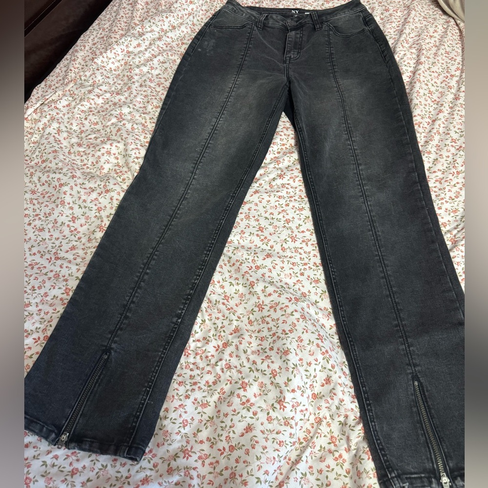 Black Form Fitting Jeans